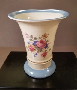 E&R American Art Ware Porcelain VASE Floral Bouquet Blue Accents 6" Tall Vintage - Picture 1 of 9