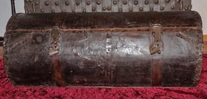 REISEKOFFER KUTSCHE BAROCK LUDWIG XIV. TRUHE HOLZ LEDER EISENBESCHLAGEN 1700 - Bild 1 von 10