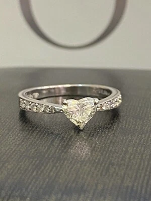 0.74 Cts Heart Round Cut Diamonds Anniversary Solitaire Ring In 585 14Karat Gold - Image 1 of 4