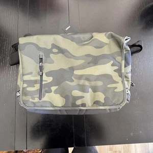 Oakley Crestible Street Messenger Bag – Core Camo - Picture 1 of 7