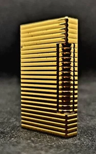 S.T. DUPONT GAS LIGHTER LIGNE D - Gold Plated Horizontal Lines Pattern - RARE - Picture 1 of 5