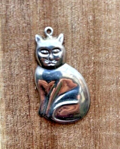 Silver 925 Sterling Sitting Cat Pendant Marked ND - Picture 1 of 3