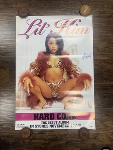 Póster de núcleo duro firmado por Lil Kim Jsa automático 24x35 tamaño completo rapero músico  - Imagen 1 de 6