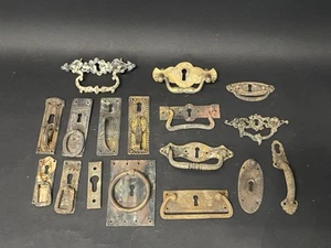 Lot Brass Antique Hardware MCM escutcheon Keyhole plate W/ Handle 17pcs #19 C5 - Picture 1 of 10