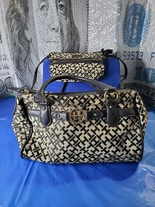 Womans Bag Bundle (TOMMY HILFIGER ) PRE OWNED - Picture 1 of 17