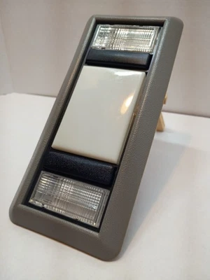 88-98 Chevy GMC Truck Tahoe Yukon OBS Dome Light Gray OEM CLEAN!!! - Image 1 of 4