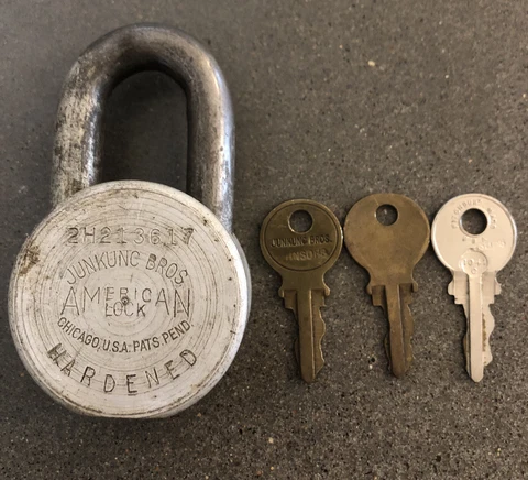 VTG JUNKUNG BROS. AMERICAN LOCK PADLOCK #991 CAST IRON ORIGINAL KEYS +1 FREE S&H Cover