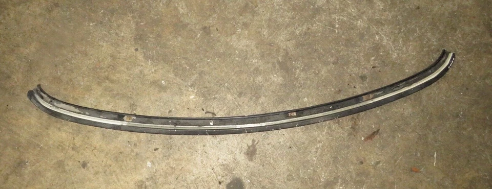 1984-1996 Corvette C4 Windshield Trim Unit, Top, GM 14049033 — 第 1/1 张图片
