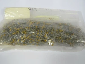 (900+) Condensadores de cerámica multicapa AVX MLCC - con plomo 200V 39 pF - Imagen 1 de 2