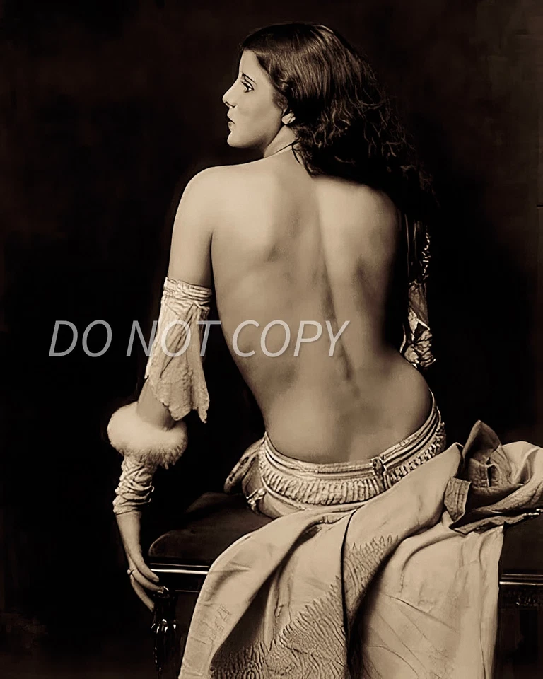 Flapper Girl - Ziegfeld Follies 8X10 PUBLICITY PHOTO Vintage 1920s glamour - Image 1 of 1