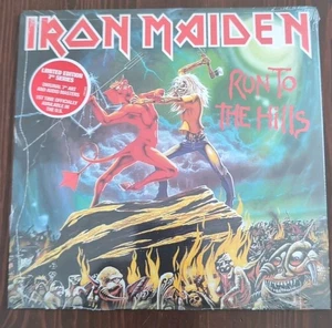 Iron Maiden - Run To The Hills 7 in Vinyl + Hype Sticker -2014 Reissue of 1982 - Imagen 1 de 6