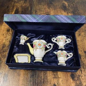 Vintage Leonardo Collection Miniatur Porzellan Teeservice in satinierter gefütterter Box - Bild 1 von 7