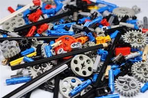 ca250 Lego® Technic Kleinteile Sonderteile Pins Verbinder Zahnräder gemischt - Bild 1 von 2