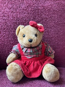 80er Teddybär Plüschtier rotes Kleid und Schleife Vintage Stofftier Plüschtier - Bild 1 von 5