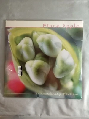 Extraordinary Machine by Apple, Fiona (Record, 2023) Foto 1 de 4