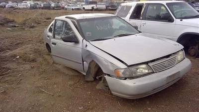 Passenger Lower Control Arm Front VIN 1 1st Digit Fits 95-99 SENTRA 68788 - Image 1 of 4