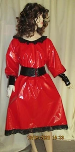 Lackkleid midi weiter Saum mit Spitze Carmenkleid Schnürgürtel Vinyldress Maid - Picture 1 of 4