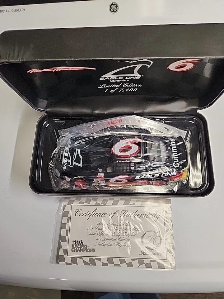 NASCAR 1998 1:24 Mark Martin Eagle One Ford Taurus #6 Foto 1 de 1