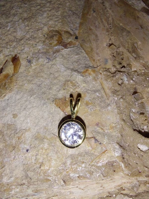 NEU Edler Anhänger 585 Gold 14kt mit 1x Zirkonia Solidär im Facettenschliff - Bild 1 von 4