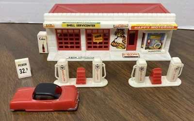Vintage Escala HO Plasticville Exxon Posto de Gasolina com Bombas Carro e Sanduíche Placa - Imagem 1 de 3