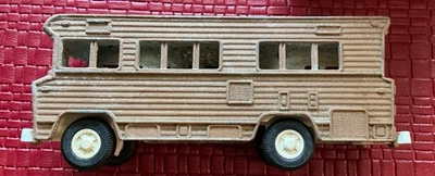 Casa rodante Tootsie Toy Camper vintage metal marrón años 70 Winnebago  Foto 1 de 4