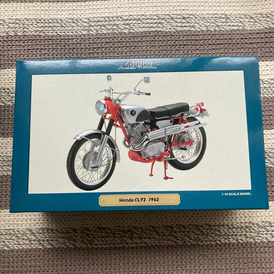Nuova Ebbro Premium Collection Mmp 1/10 Honda CL72 1962 Red 10011 Japan - Immagine 1 di 4