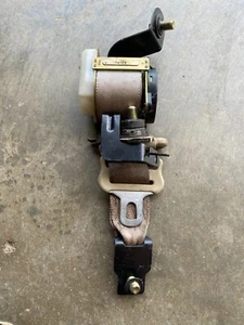 93 94 95 96 97 1996 MAZDA MX6 LEFT REAR SEAT BELT RETRACTOR TAN - Picture 1 of 3