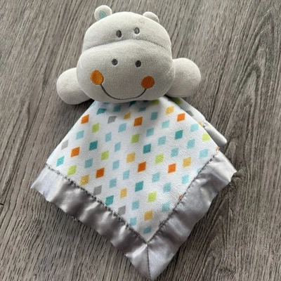 Manta de seguridad hipopótamo de felpa con patrón de diamante gris hipopótamo Garanimals Foto 1 de 4