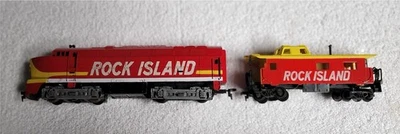 REDUCED ! HO Vtg Tyco Rock Island RF16 Shark Nose Diesel + Caboose -- A Beauty! - Image 1 of 3
