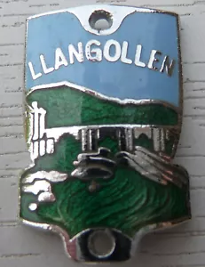 WALKING STICK BADGE WITH PINS - LLANGOLLEN - BRASS CHROMIUM PLATED - BRAND NEW - Foto 1 di 1