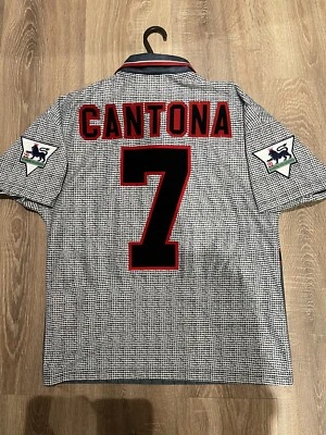 CHEMISE EXTÉRIEURE MANCHESTER UNITED VINTAGE 1995/96 ADULTE(S) 7 CANTONA - Photo 1/4