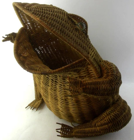 vintage Large WICKER Rattan FROG magazine BASKET w/Glass eyes MCM 9pix Cover