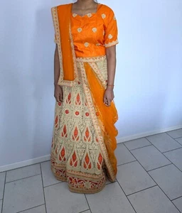 Indisches Lehenga Choli in Universalgröße - Orange/Gold - 3 teilig - Bild 1 von 3