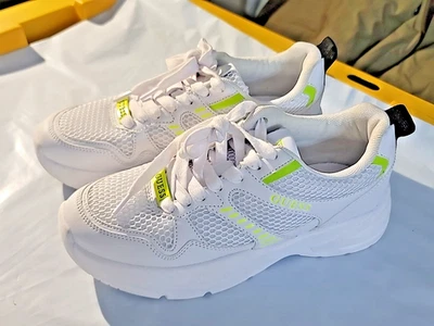 Zapatillas deportivas Guess Wyatts MUJERES blancas amarillas con cordones - talla 7 - nuevas sin caja Foto 1 de 4