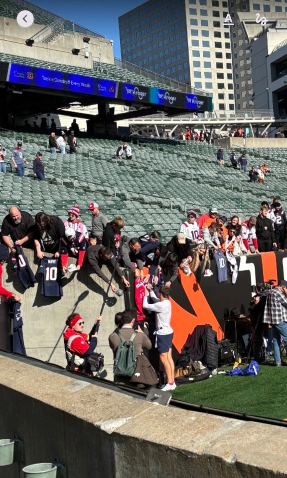 2  Cincinnati Bengals vs. Cleveland Browns Sec 118 Row 2 Aisle - Image 1 of 3
