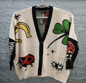 Neu Lala Karma On Your Side Oversized Varsity Button Cardigan Beige/Schwarz Gr.S/M - Bild 1 von 7