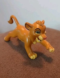 DISNEY LION KING YOUNG SIMBA MINIATURE Applause FIGURE Lion Cub Guard - Picture 1 of 3