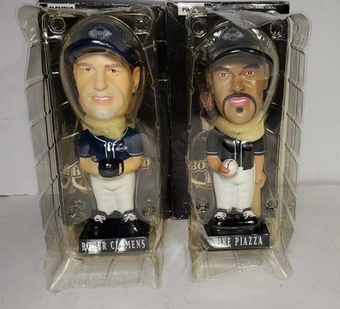 2002 MLB Subway Series Mike Piazza & Roger Clemens Bobbleheads Cover