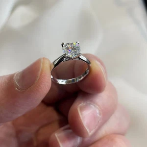 Anello di Fidanzamento 3Ct Taglio Tondo Solitario Creato in Laboratorio Diamante Oro Bianco 14K FN - Foto 1 di 5