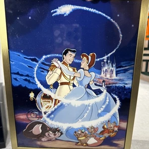 Disney Príncipe Cenicienta Encantadores Maestros de Vidrio Enmarcados Vidrieras Colgar de Pared 10" - Imagen 1 de 6
