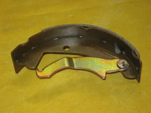 Piaggio APE Car P2 Bremsbacke hinten links 272036 A9918 - Bild 1 von 1