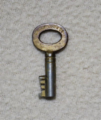 Antique Steamer Trunk Key Eagle Lock Co. #  B139  ~   B 139 Cover