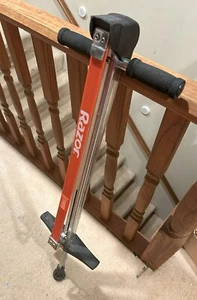 RAZOR 43" Bogo Pogo Stick - Steigern Sie Ihre Sprungkraft mit seinem flexiblen Bogen - Bild 1 von 7