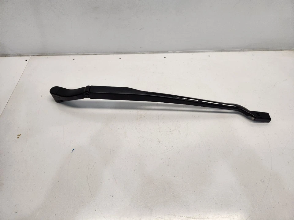 Chevrolet Silverado 1500 2016 pasajero brazo limpiaparabrisas derecho Foto 1 de 4