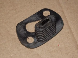 FORD CONSUL CORTINA LOTUS TWINCAM REAR BRAKE WHEEL CYLINDER DUST BOOT ST MARYS - Picture 1 of 2