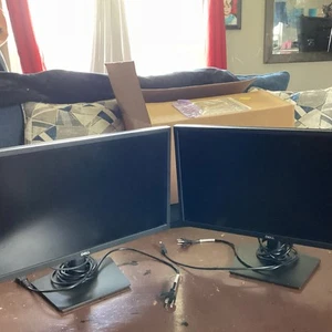 DUAL DELL HP Matching 23" Widescreen LCD Monitors w/ Stand Cables VGA Gaming A - Picture 1 of 5