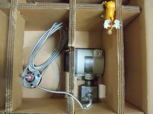 Honeywell ST3000 Smart Transmitter Model YSTG644-/S1G/-00000-CR F1C3-313A - Picture 1 of 8