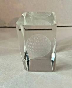Peso de papel de cristal de 3" con diseño de pelota de golf en el interior - Imagen 1 de 11