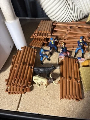 Vintage Fort Alamo Playset Parts - Image 1 of 3