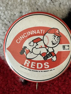 Cincinnati Reds 3 3/8" Pinback Button Vintage Red White Round Badge Pin MLB  - Image 1 of 4